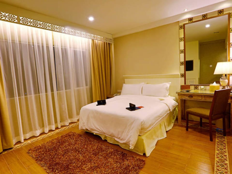 Deluxe Room The Settlement Hotel