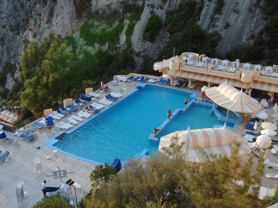 pool Ladonia Hotels Adakule