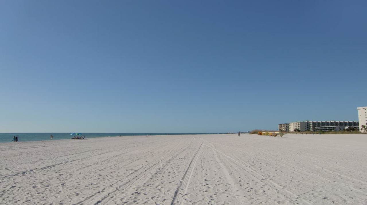Schönes einsames Strandleben Hotel Algiers Gulf Resort
