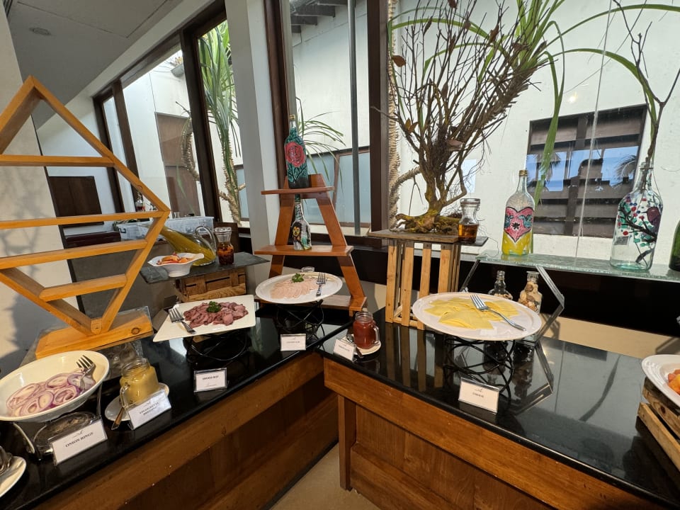 Gastro Pandanus Beach Resort & Spa