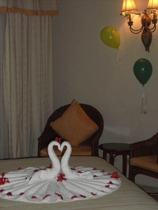 So werden die Zimmer nach dem Säubern dekoriert Dreams La Romana Resort & Spa