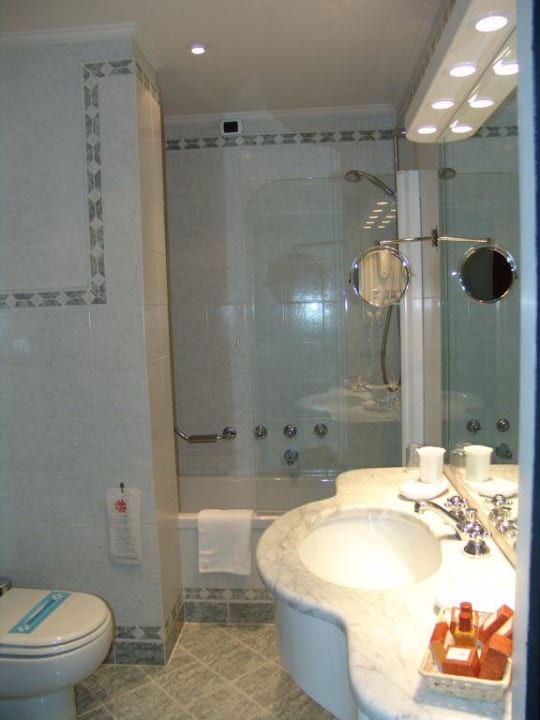 Badezimmer Hotel De la Ville