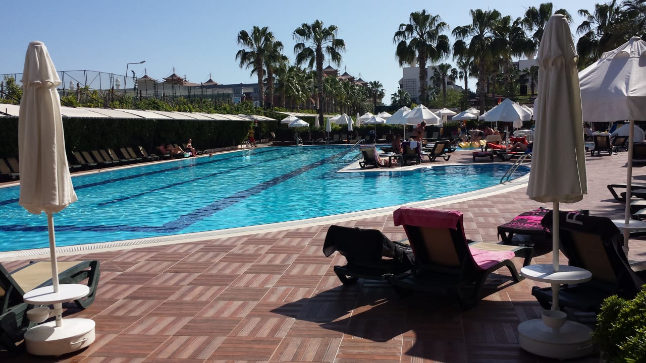 Einer von mehreren Pools  Hane Family Resort