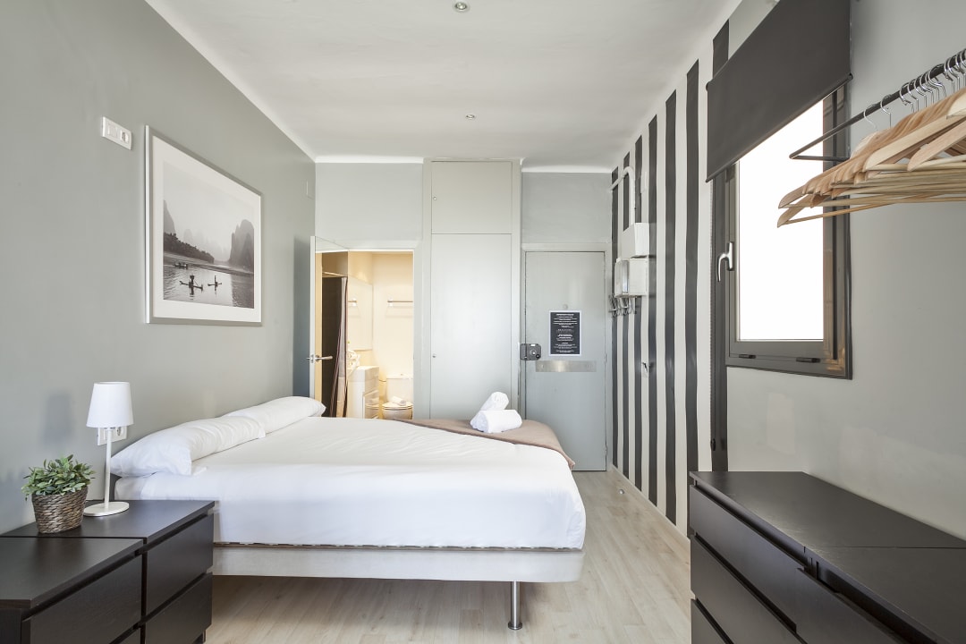 Zimmer Apartments Fira Centric