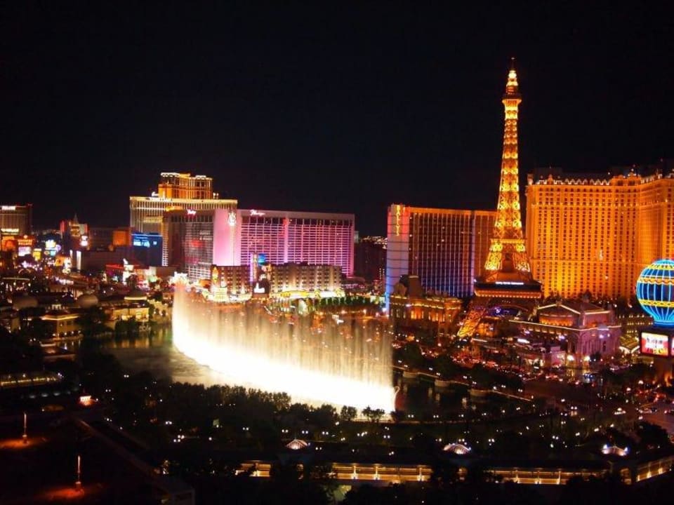 Blick vom Balkon Abends The Cosmopolitan of Las Vegas