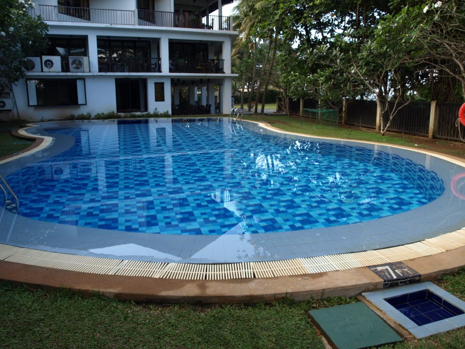 Pool Earl’s Reef Beruwala