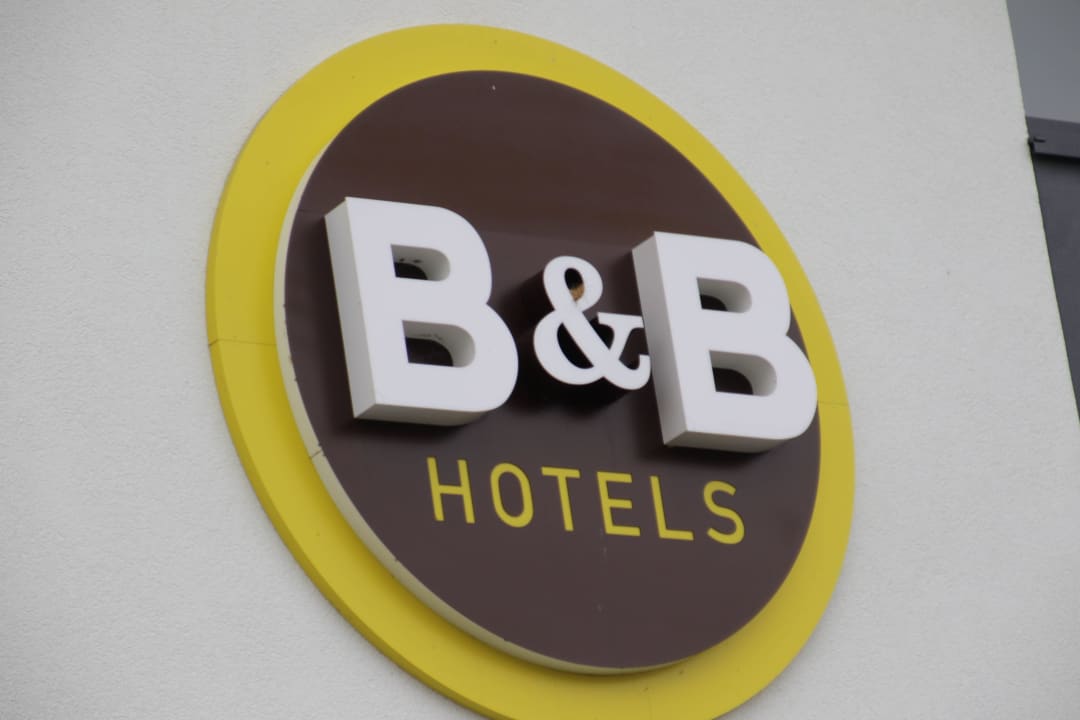 Name des Hotels am Parkplatz B&B Hotel München-Airport