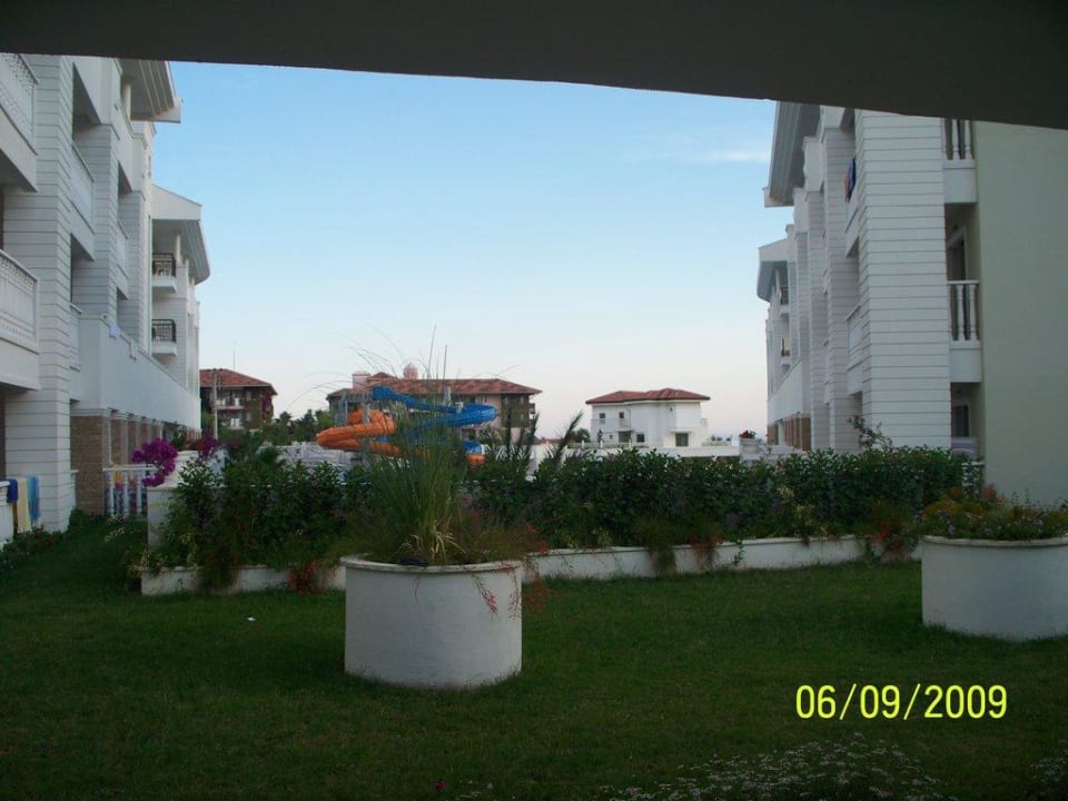 Innenhof Alba Queen Hotel