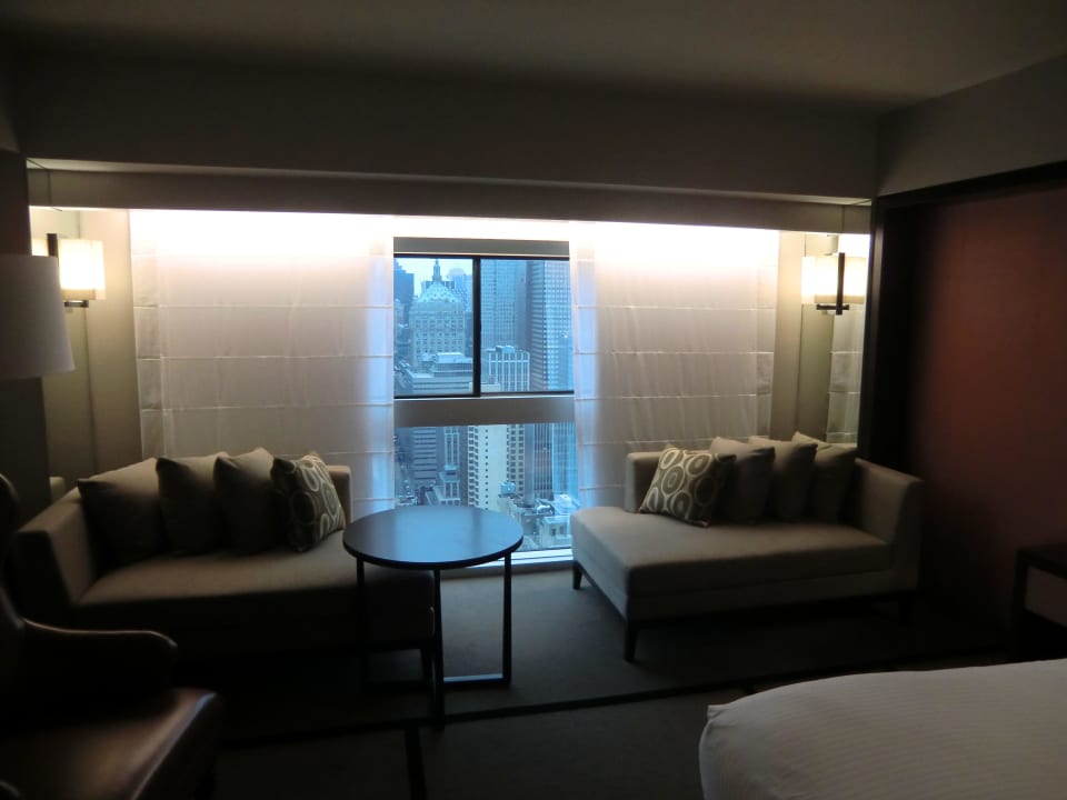 Zimmer 3637 - Blick auf Empire State Building Millennium Hilton New York One UN Plaza