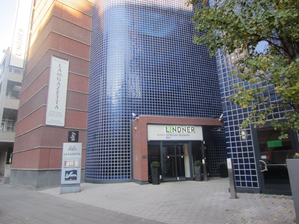 Hoteleingang Lindner Hotel Cologne Am Dom, part of JdV by Hyatt