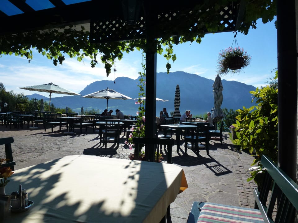 Frühstück bei Sonnenschein im Freien Gasthof-Pension Druckerhof