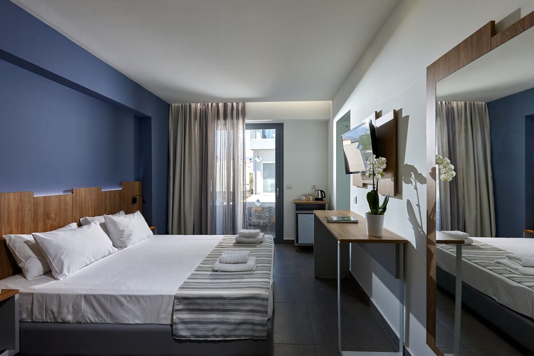 Zimmer Pollis Hotel
