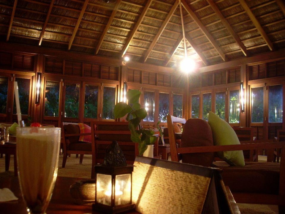 Uthuru Bar Meeru Maldives Resort Island