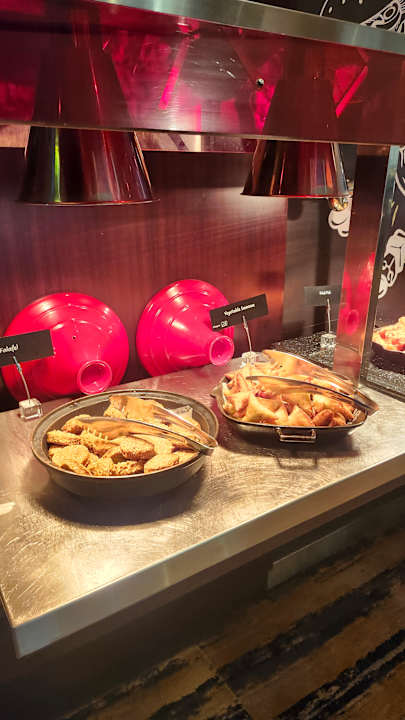 Gastro Rose Rayhaan by Rotana