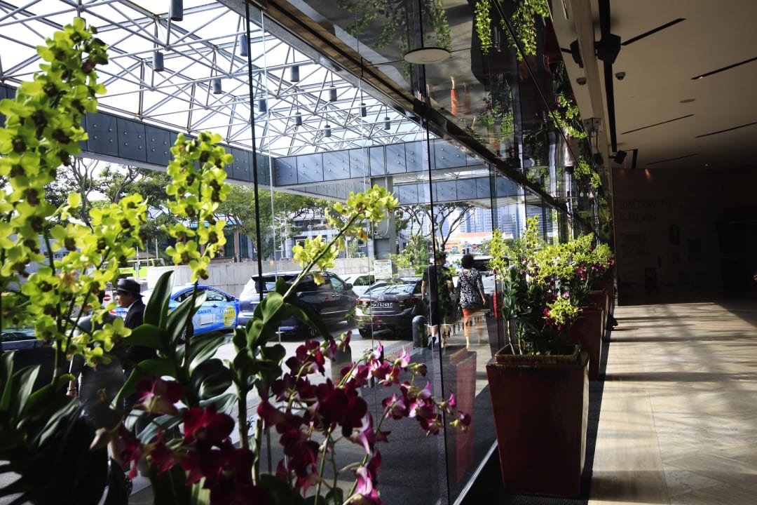 Eingang zur Lobby Swissotel The Stamford Singapore