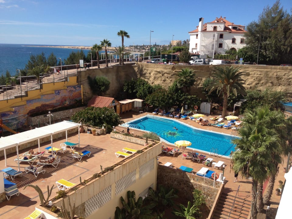 Pool vom Balkon fotografiert Hotel Europalace