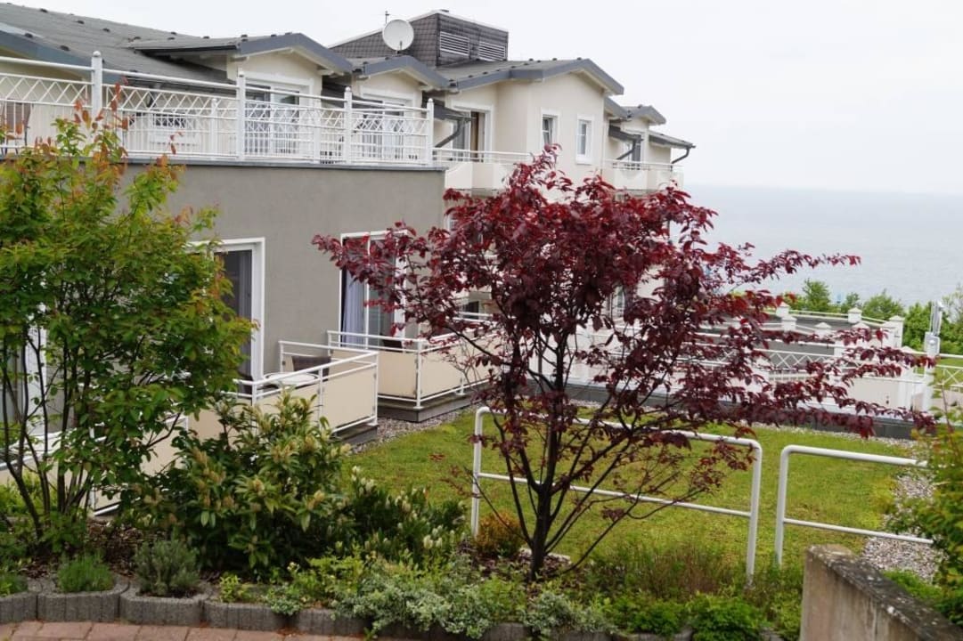 Blick vom unteren Parkplatz Hotel Bernstein Rügen