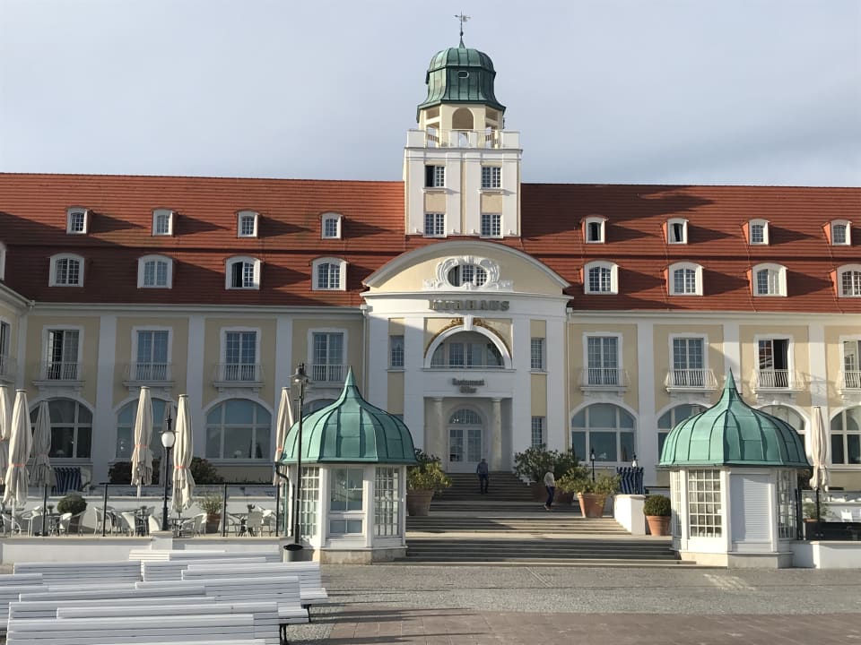 Außenansicht A-ROSA Kurhaus Binz