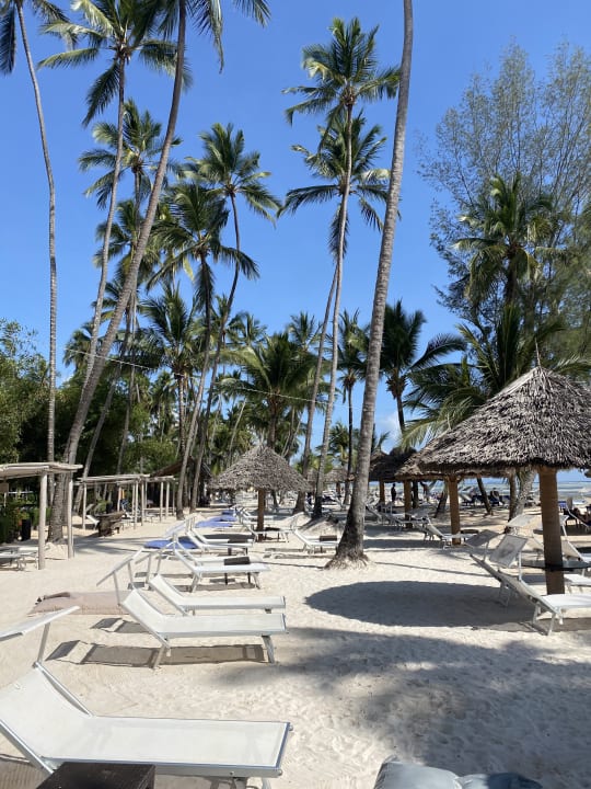 Strand Bluebay Beach Resort & Spa