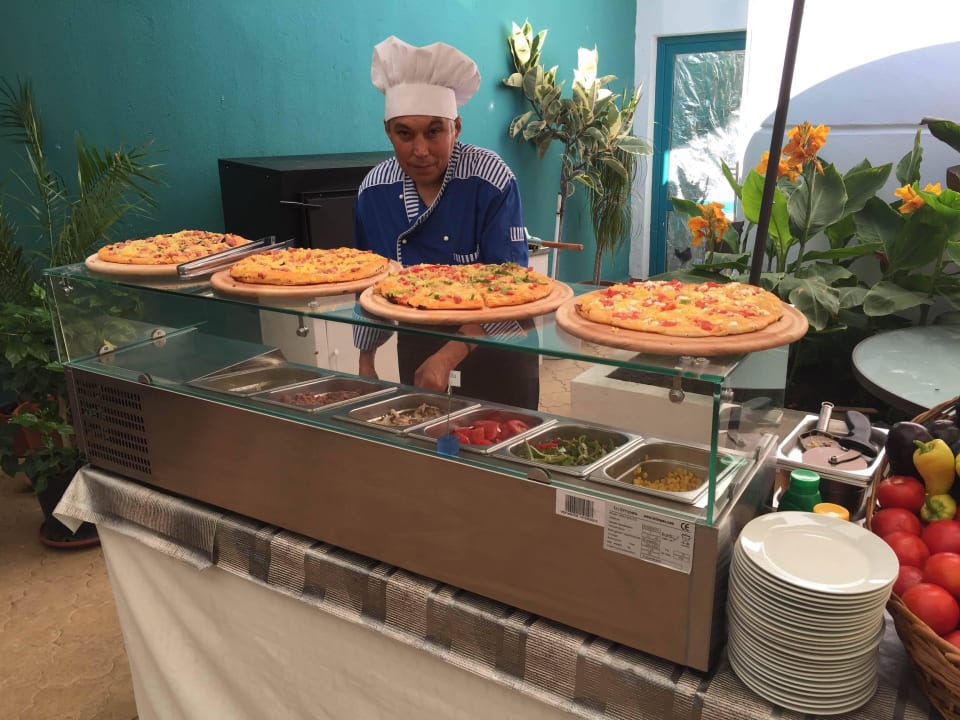 Pizza Station  Hotel Zefir Beach