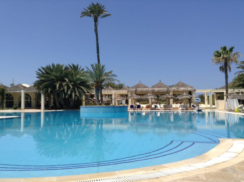 Pool zur Mittagszeit Djerba Golf Resort & Spa