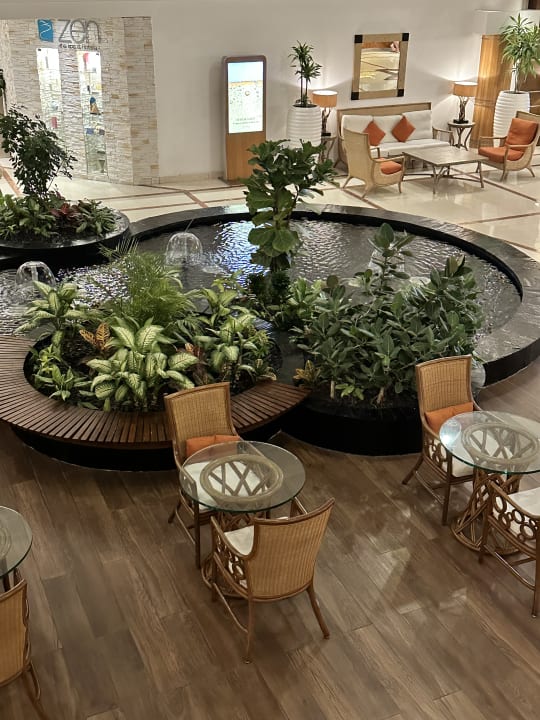 Lobby Fujairah Rotana Resort & Spa
