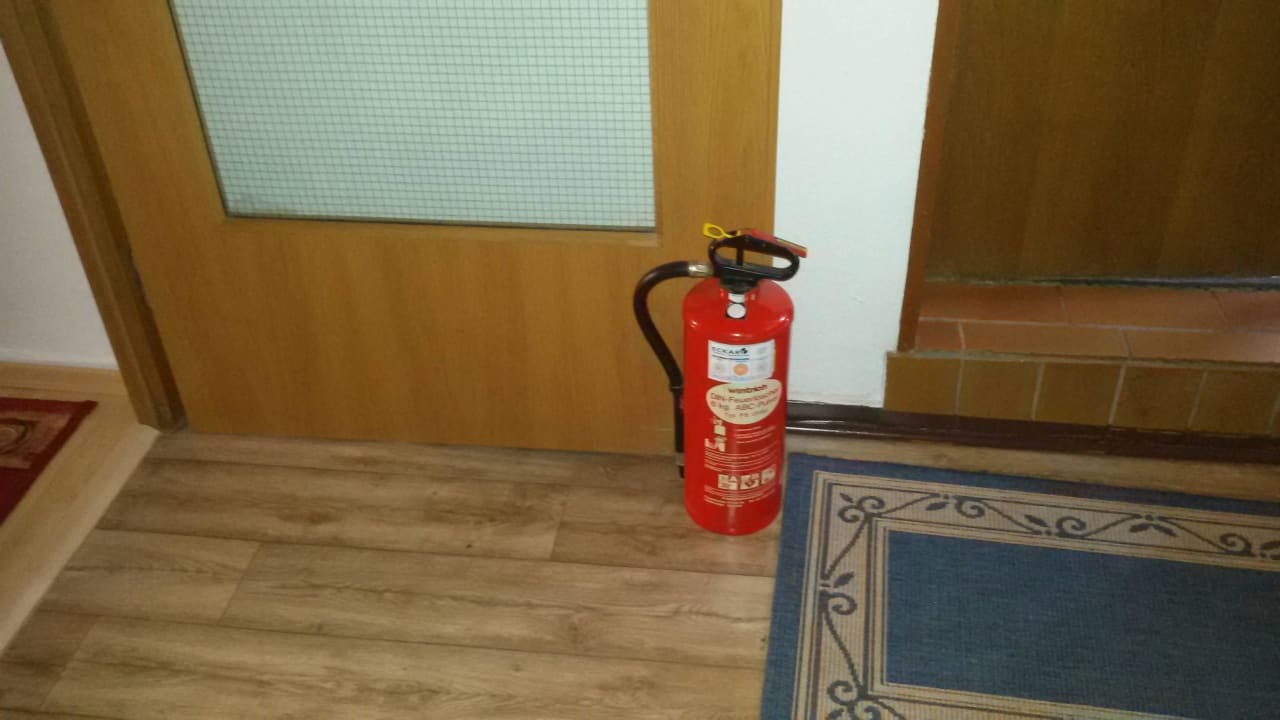 Feuerlöscher auf den Fluren Rhön Stern Hotel