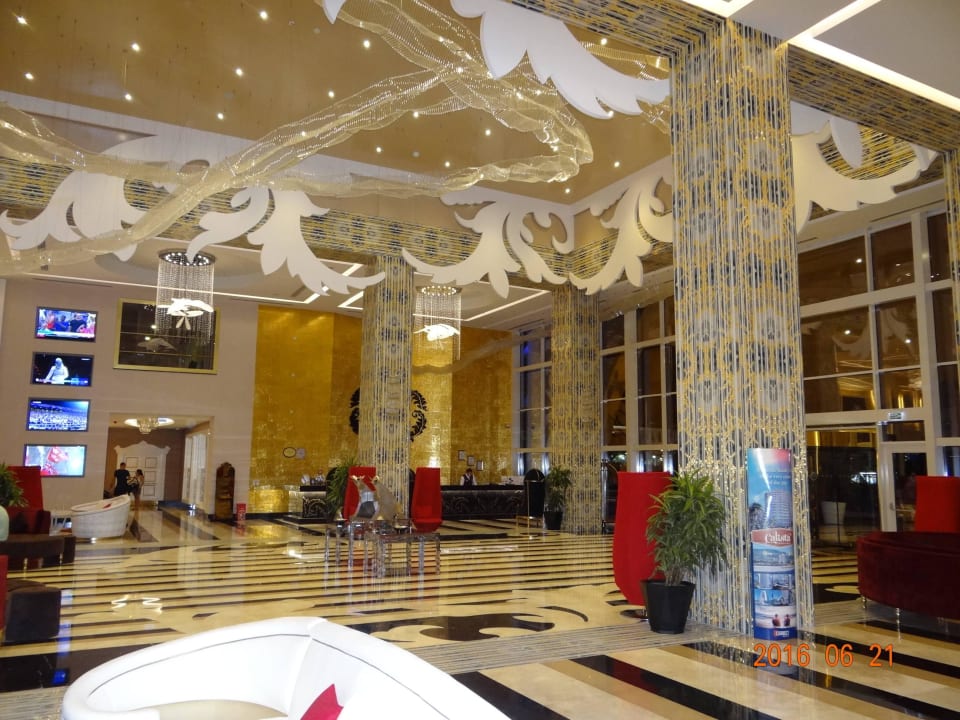 Eingangsbereich Azura Deluxe Resort & Spa Hotel