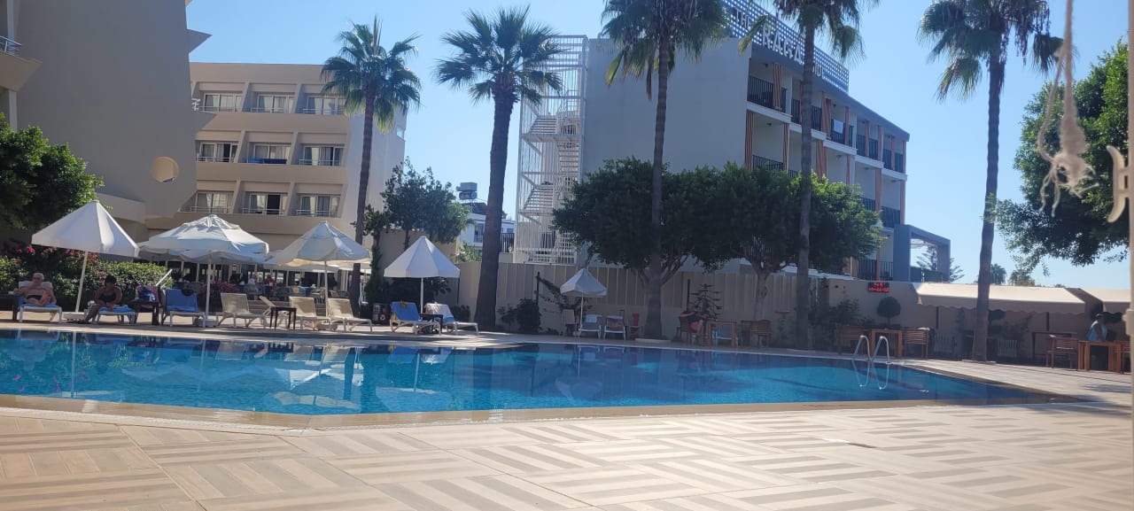 Pool Nerton Hotel - Erwachsenenhotel ab 16 Jahren