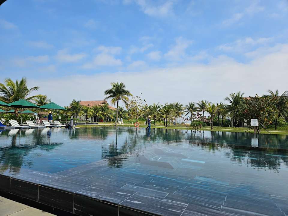 Pool ROBINSON NAM HOI AN