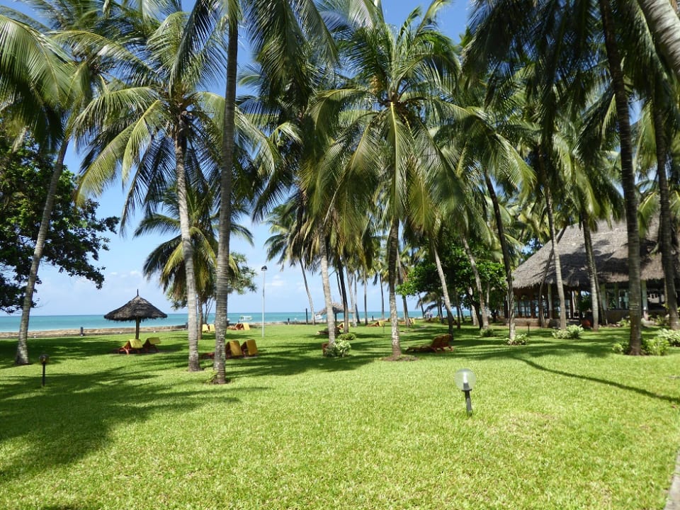 Gartenanlage Neptune Paradise Beach Resort & Spa