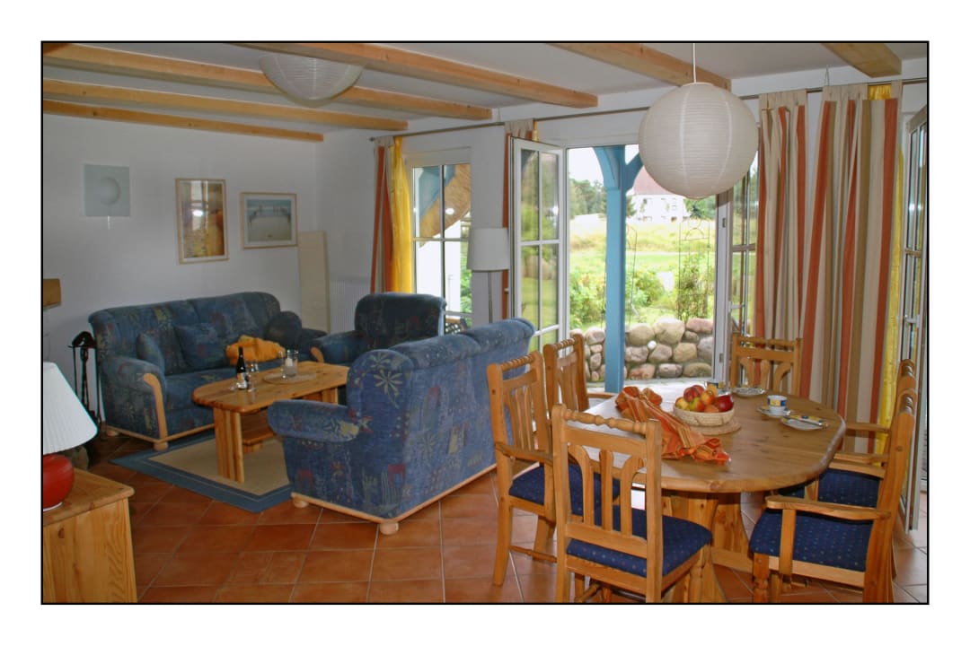 Wohnzimmer 4-Raum-Wohnung Ferienwohnungen Reethaus Seewind