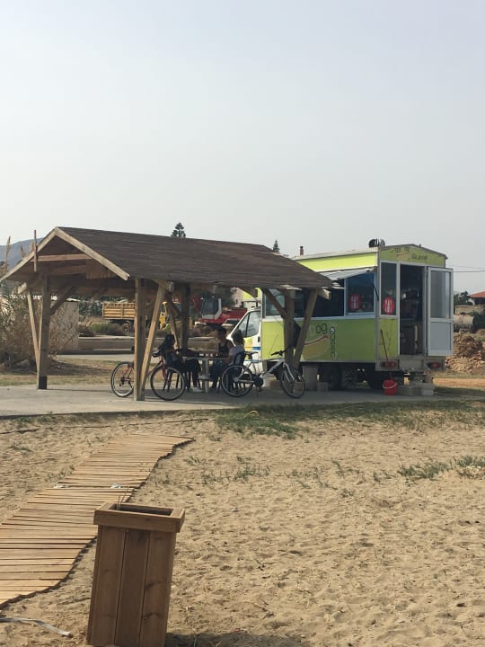 Strand Vasia Royal Hotel