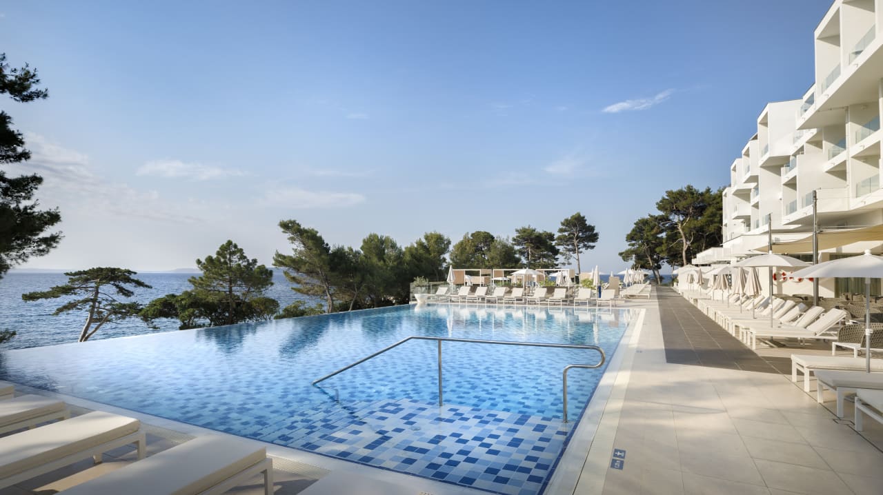 Pool Valamar Carolina Hotel & Villas