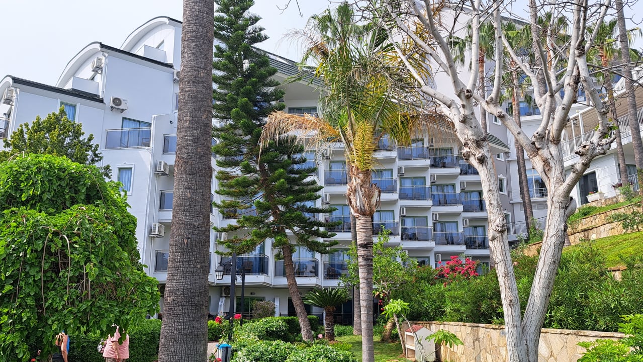 Außenansicht Iz Flower Side Beach Hotel