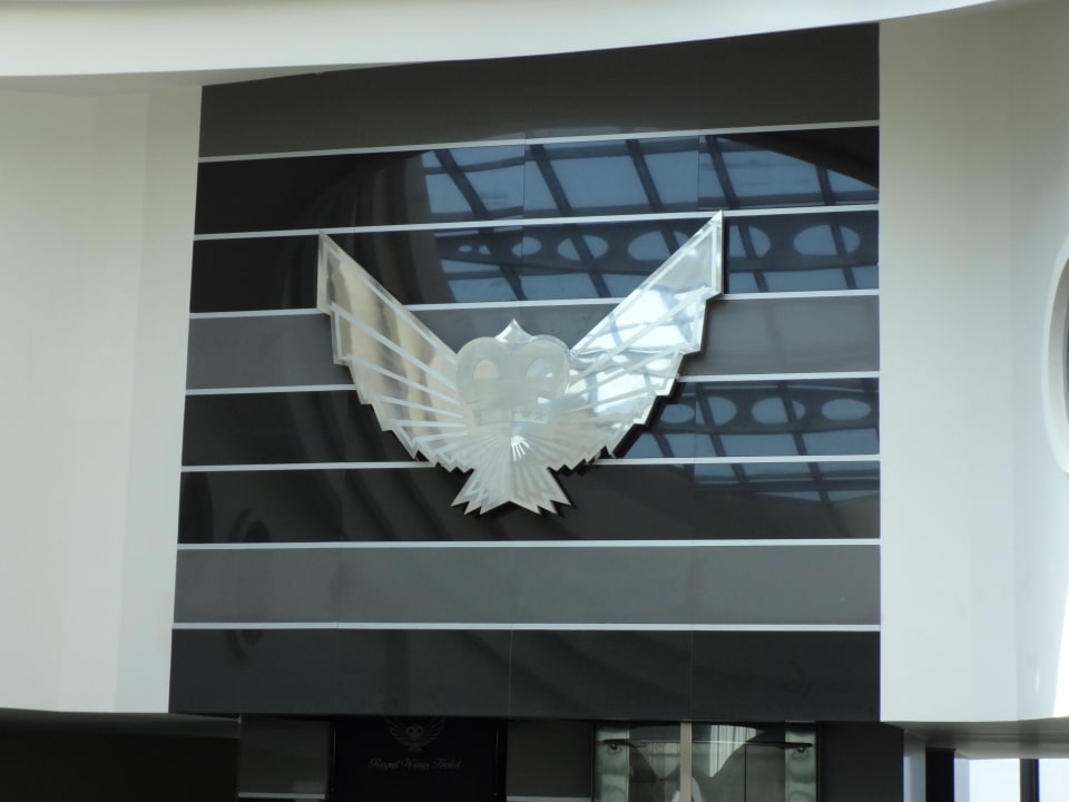Royal Wings kenteken Royal Wings Hotel