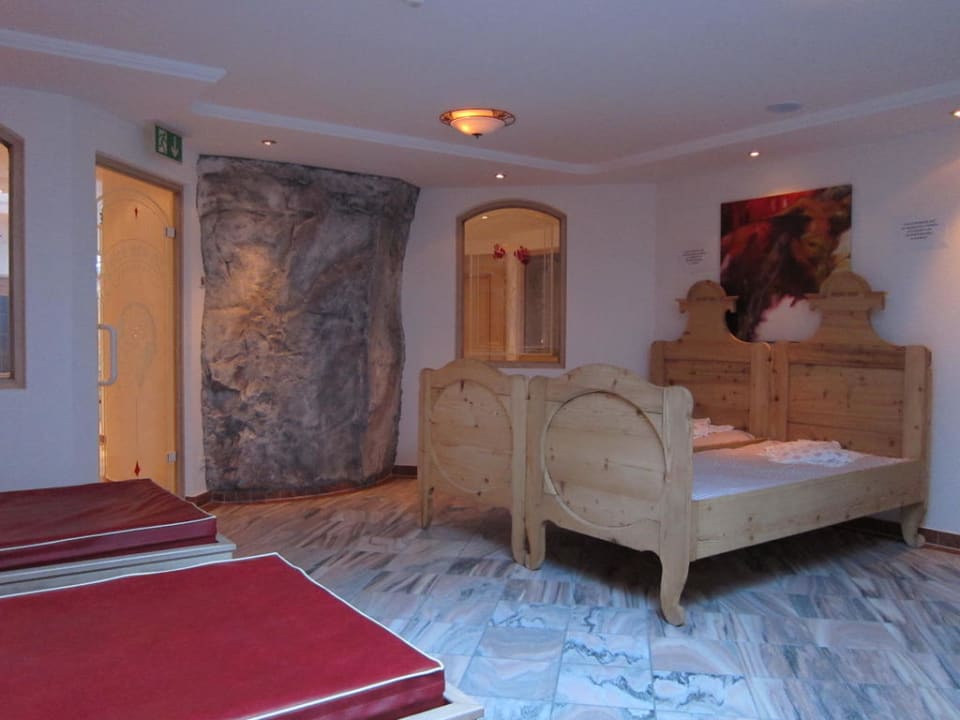 Heubetten und Wasserbettern im Saunabereich Hotel Dornauhof