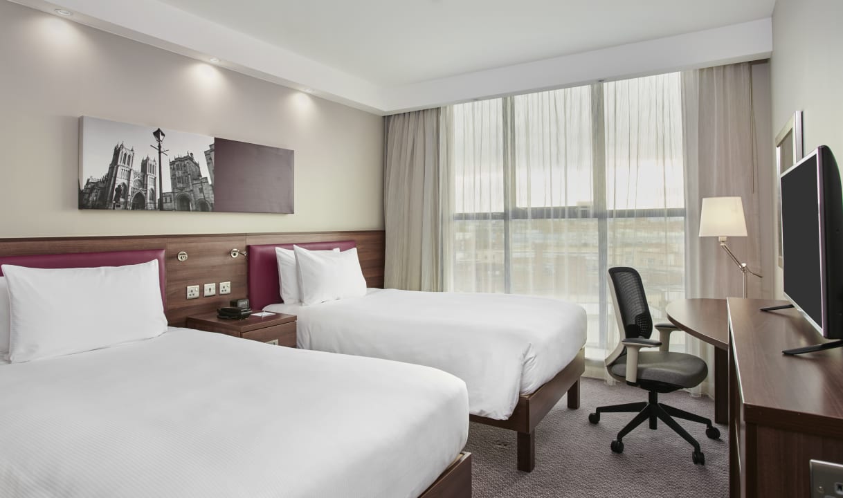 Zimmer Hampton by Hilton Bristol City Centre