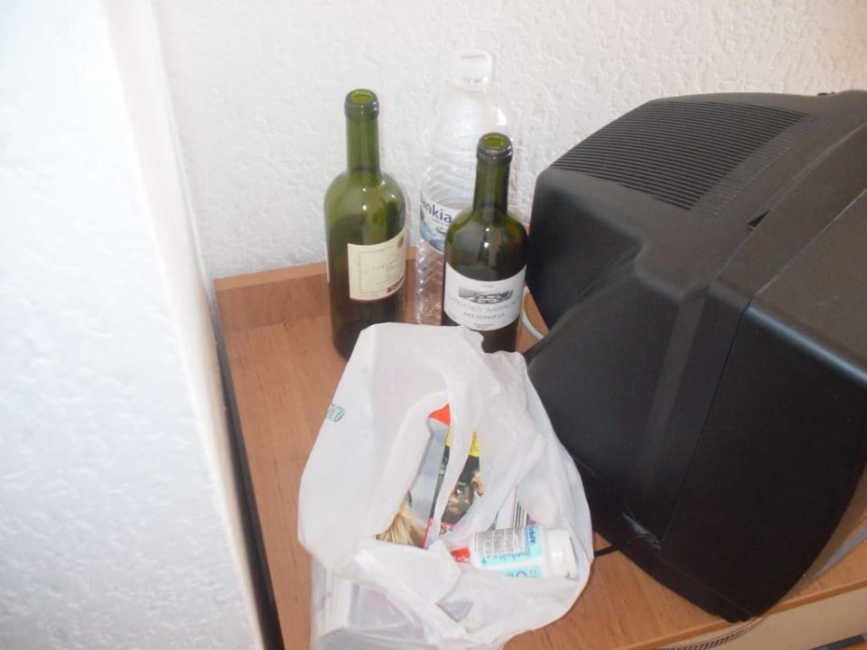 Dreck im Zimmer MPM Hotel Orel