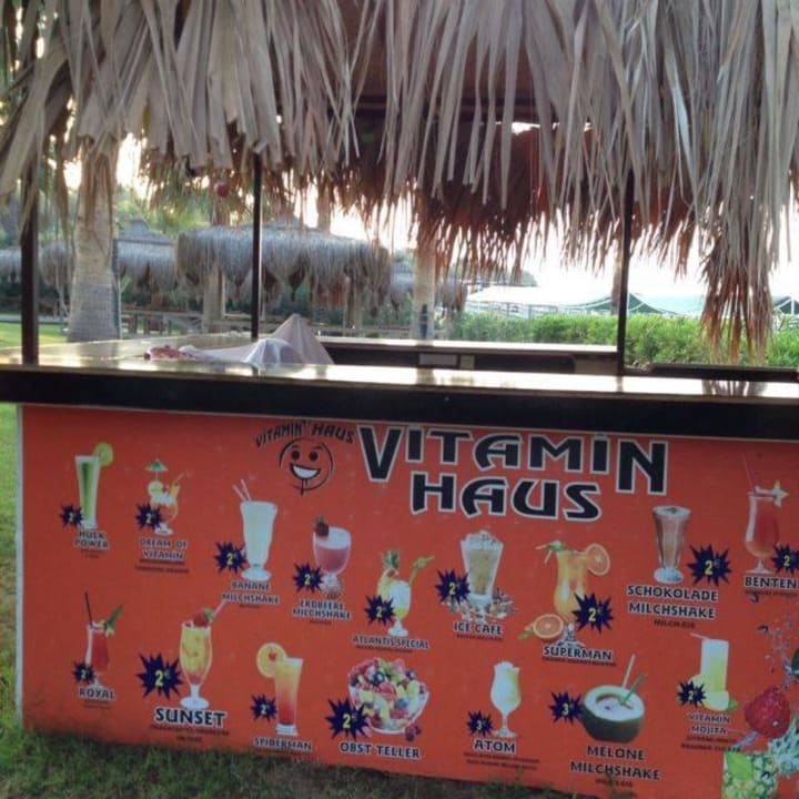 Vitamin Bar Royal Atlantis Beach Hotel