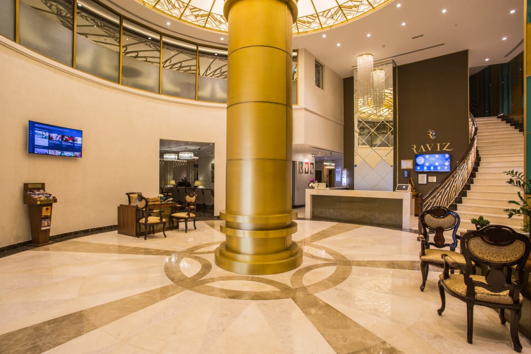 Lobby Raviz Center Point Hotel