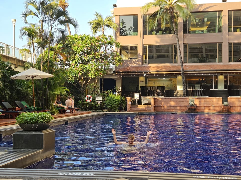 Pool Ramada Plaza by Wyndham Bangkok Menam Riverside