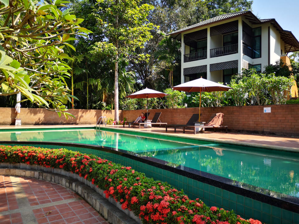 Pool Bansaeo Garden and Resort