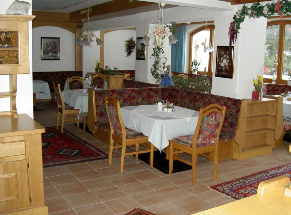 Frühstücksraum Gästehaus Alpenland