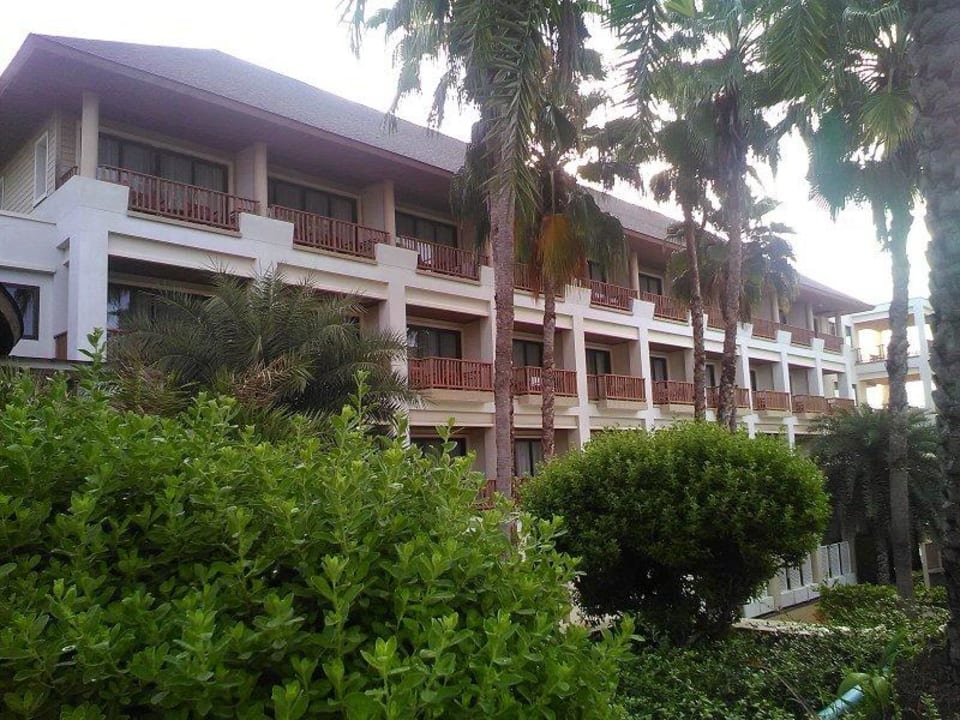 Hotel Building The Tide Resort
