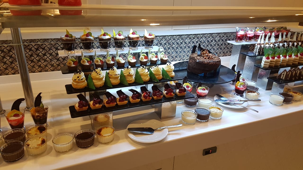 Gastro Royal Taj Mahal Hotel