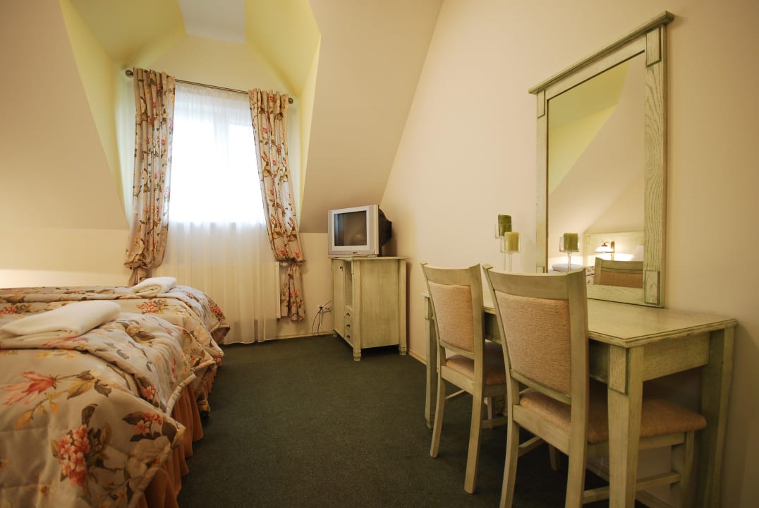 Pałac Z Wieżą Widokową Hotel Osada Danków