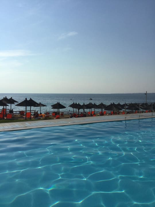 Blick vom Pool Istion Club & Spa