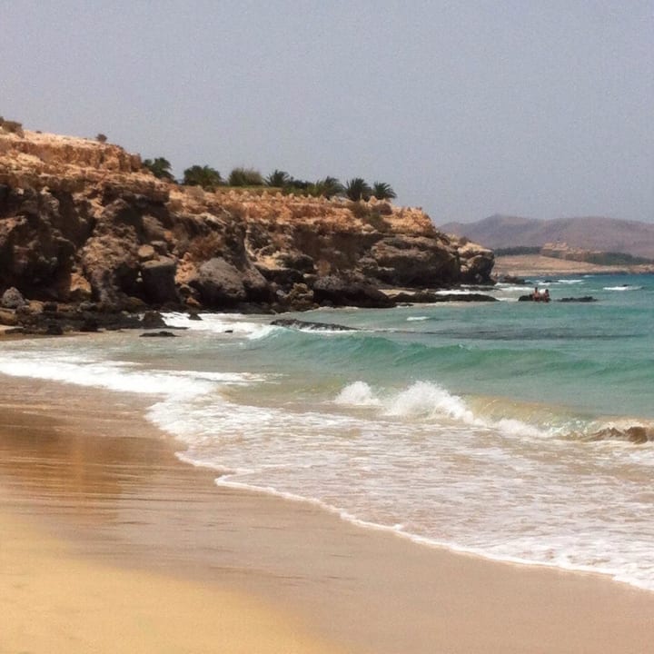 Blick auf die Badebucht unterhalb des Hotels H10 Playa Esmeralda - Adults only