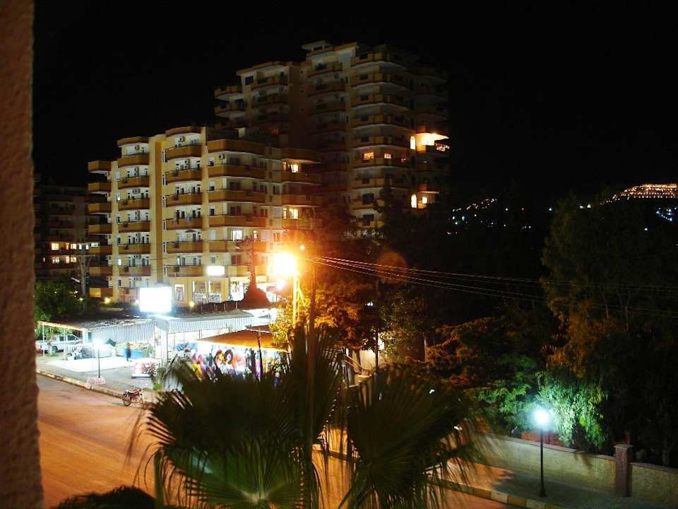 Widok z balkonu Doris Aytur Hotel